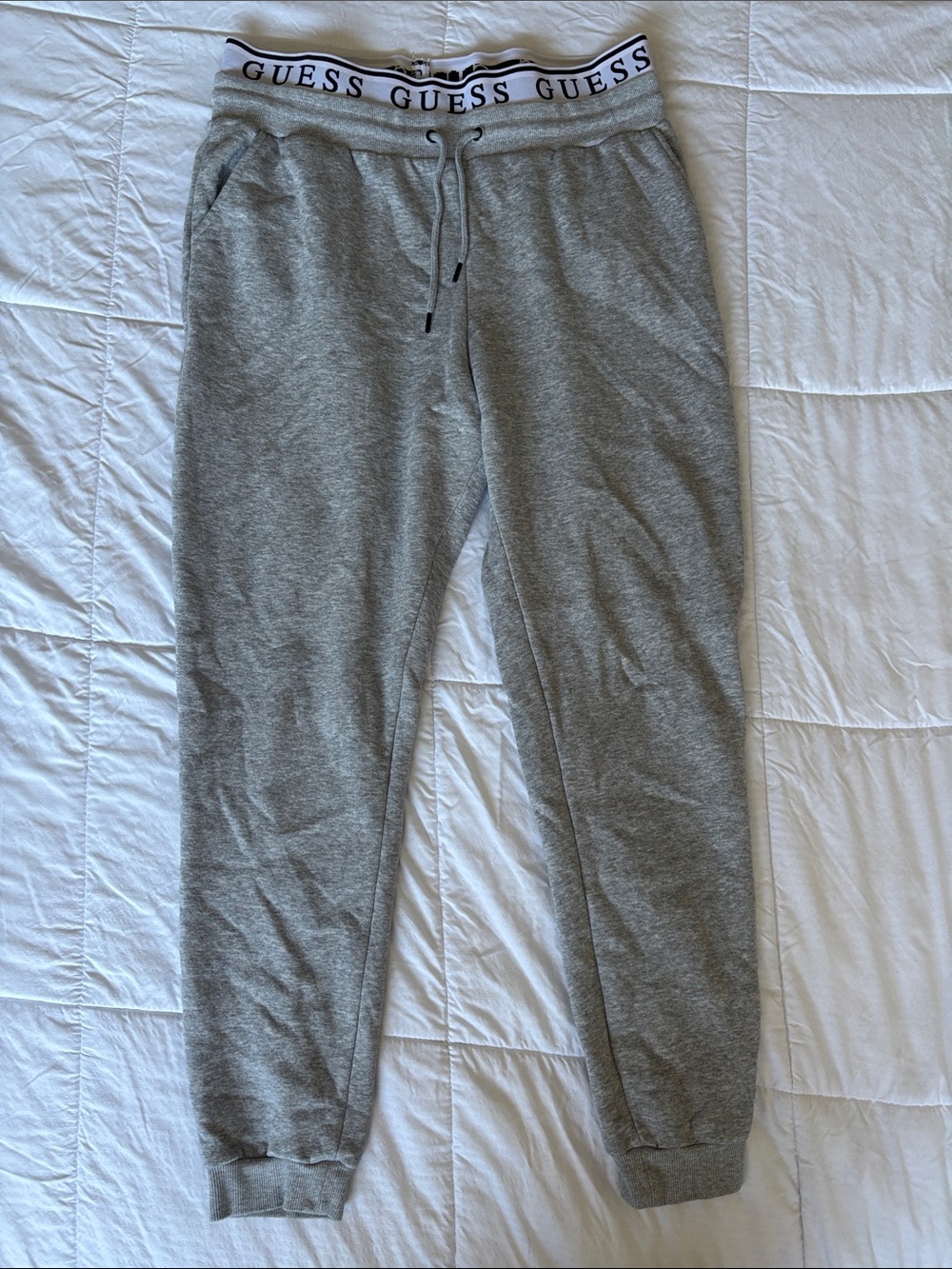 GUESS Men's Heather Gray Logo-Trim Joggers